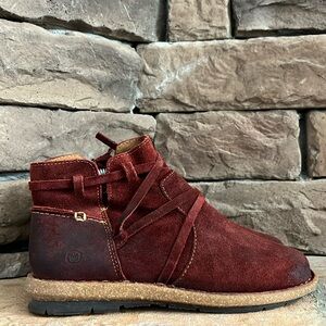 Born‎ Tarklin Ankle Boots / Burgundy / SZ 6